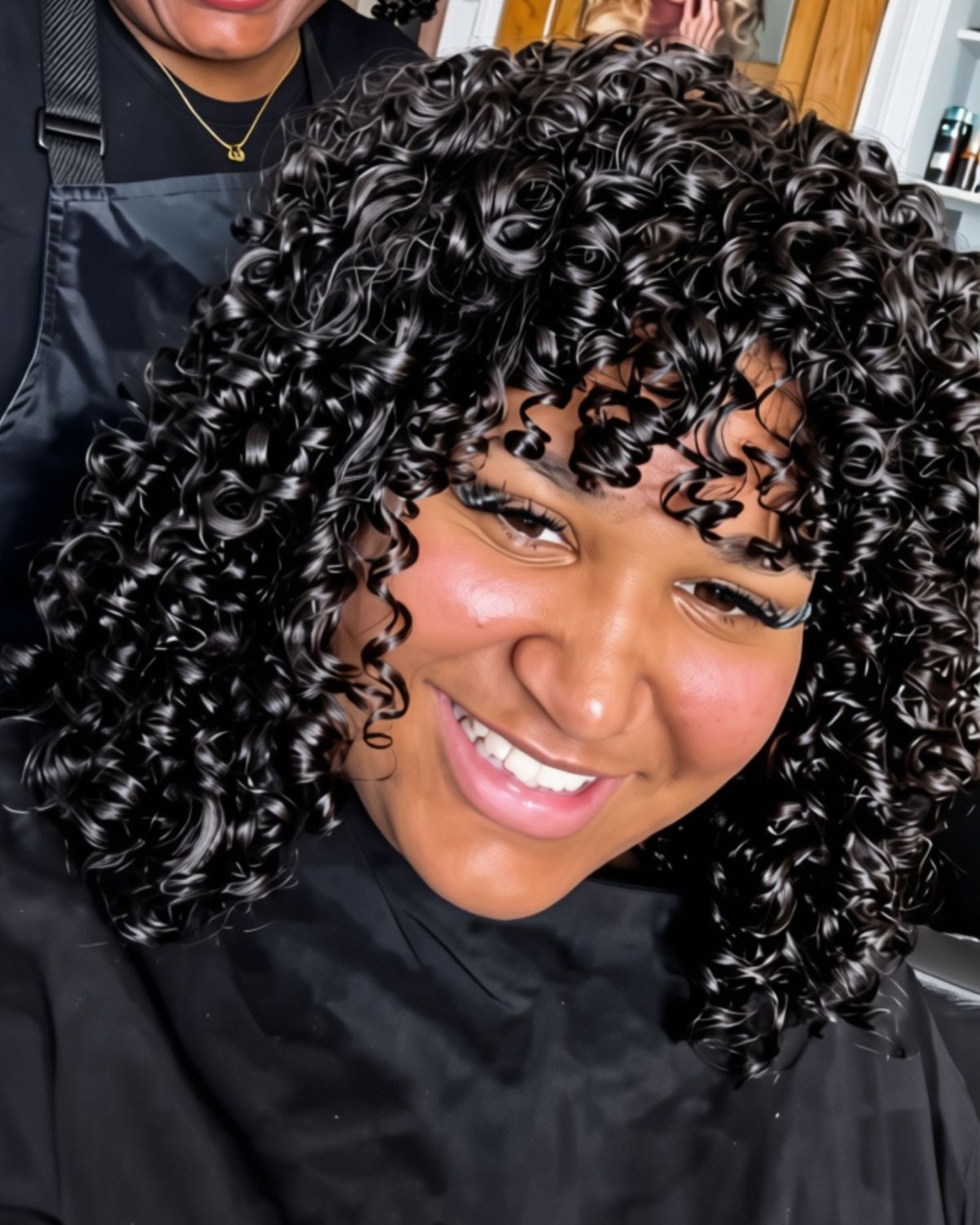 Movimiento y rebote natural en cabello rizado